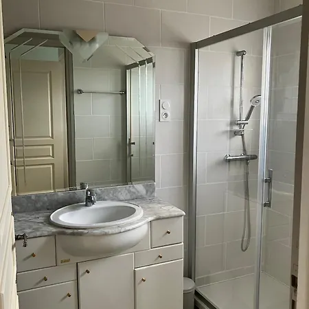 Maison Individuelle, Familiale Et Spacieuse