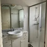 Maison Individuelle, Familiale Et Spacieuse