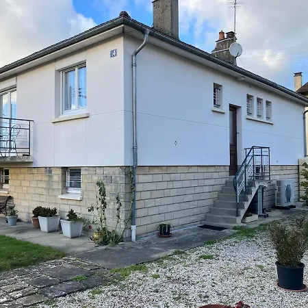 Maison Individuelle, Familiale Et Spacieuse